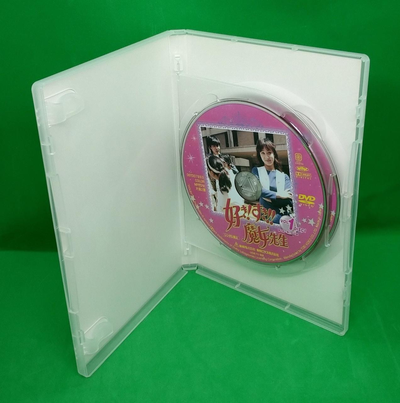 VOL.1のパッケージ内部です。