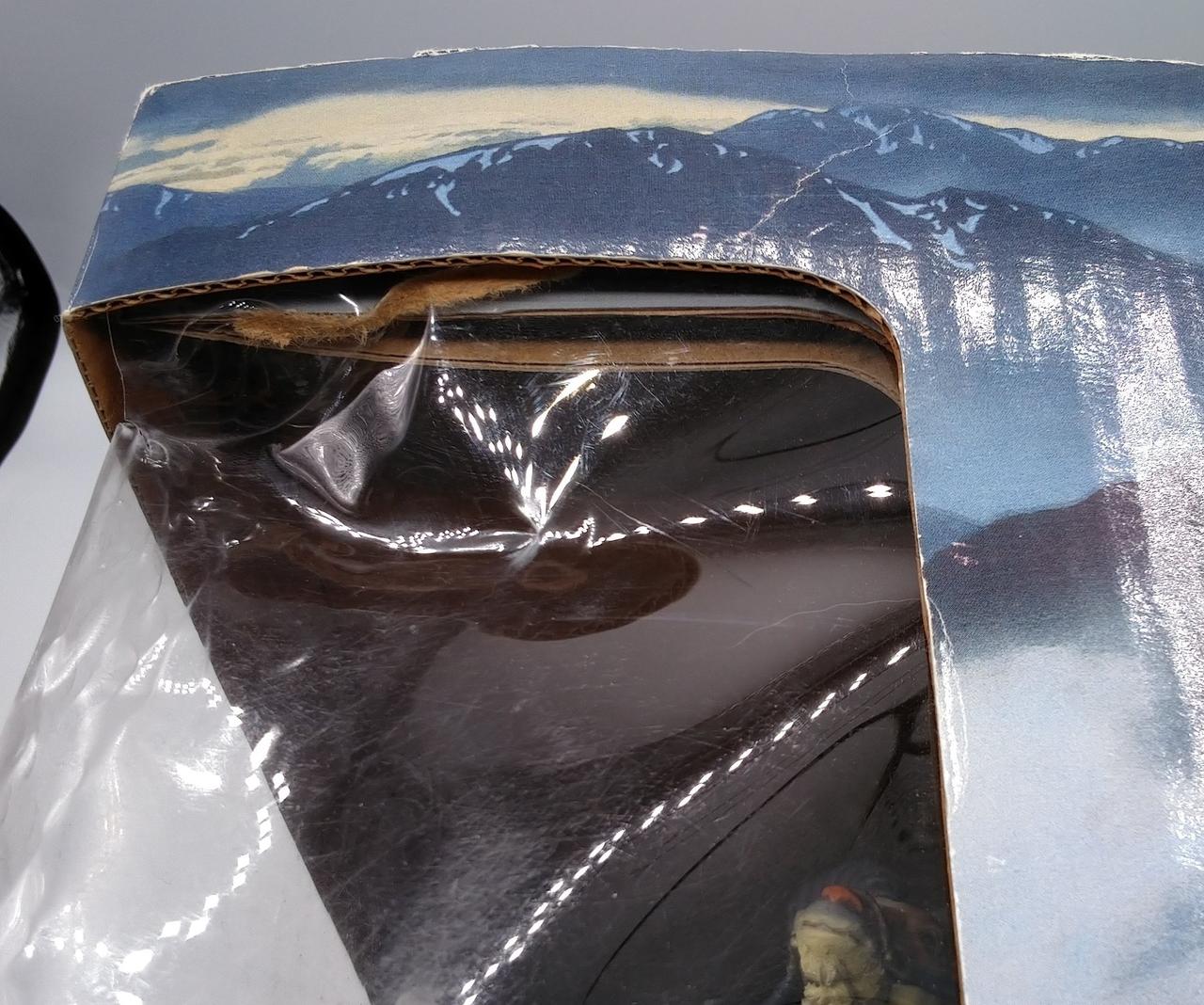 箱かなり状態悪いです