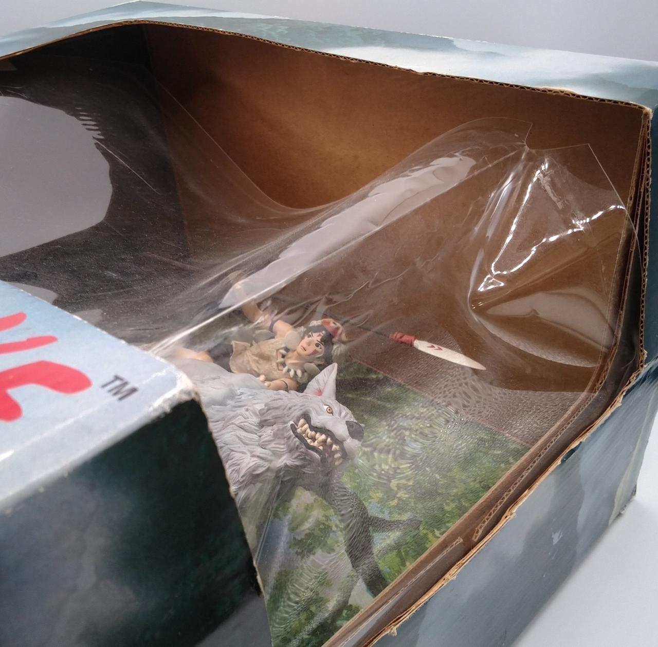 正面のブリスターが取れかかっています