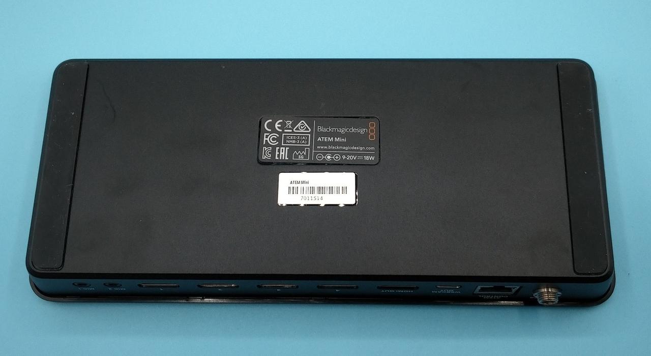 本体裏面です。