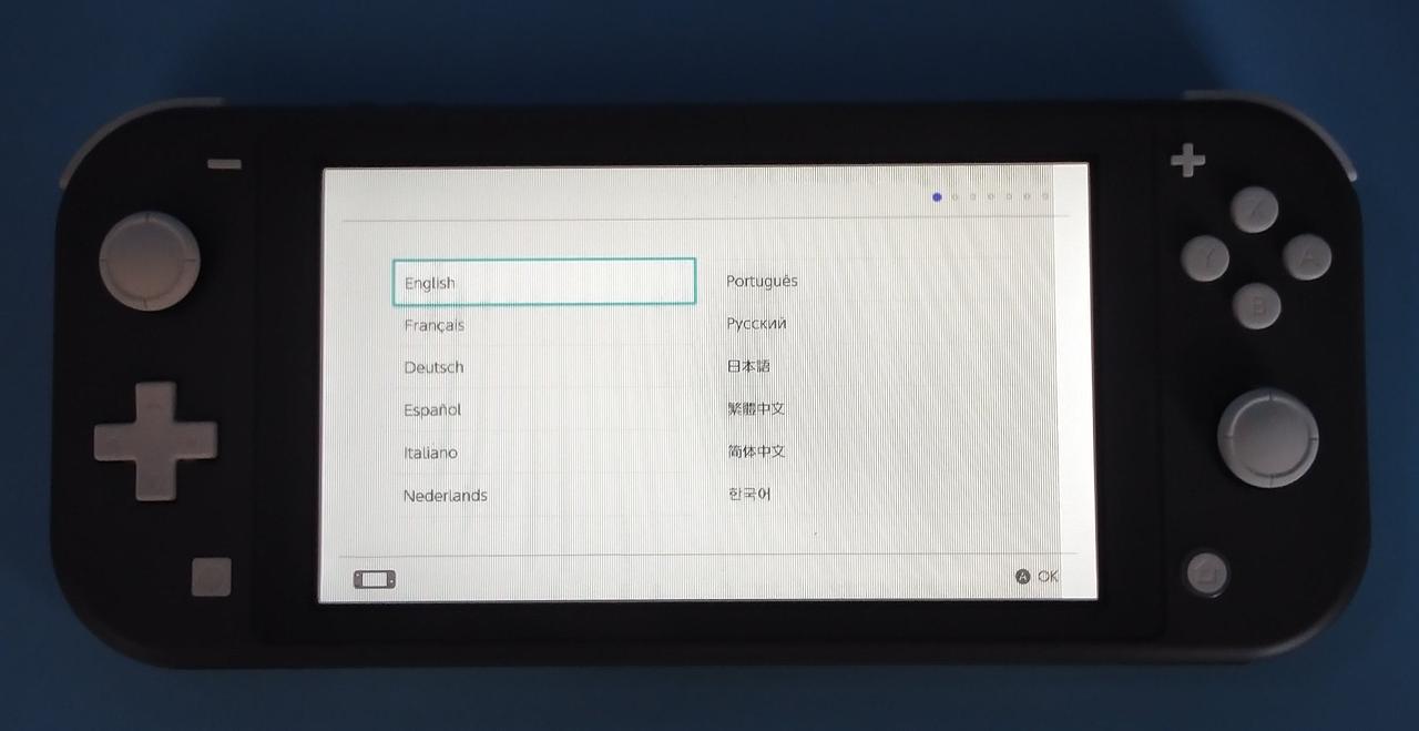 液晶の広範囲に縦線が入ります。