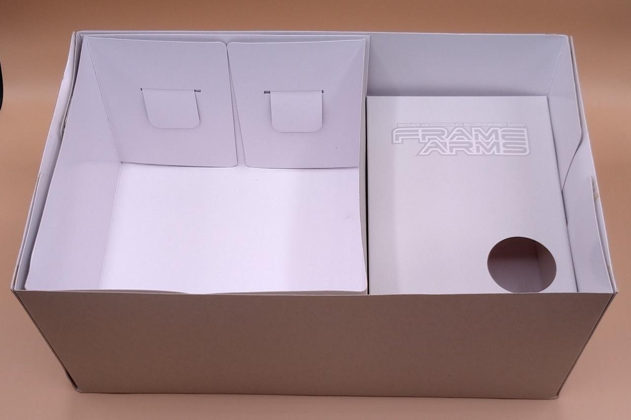 化粧箱の内側の状態悪いです。