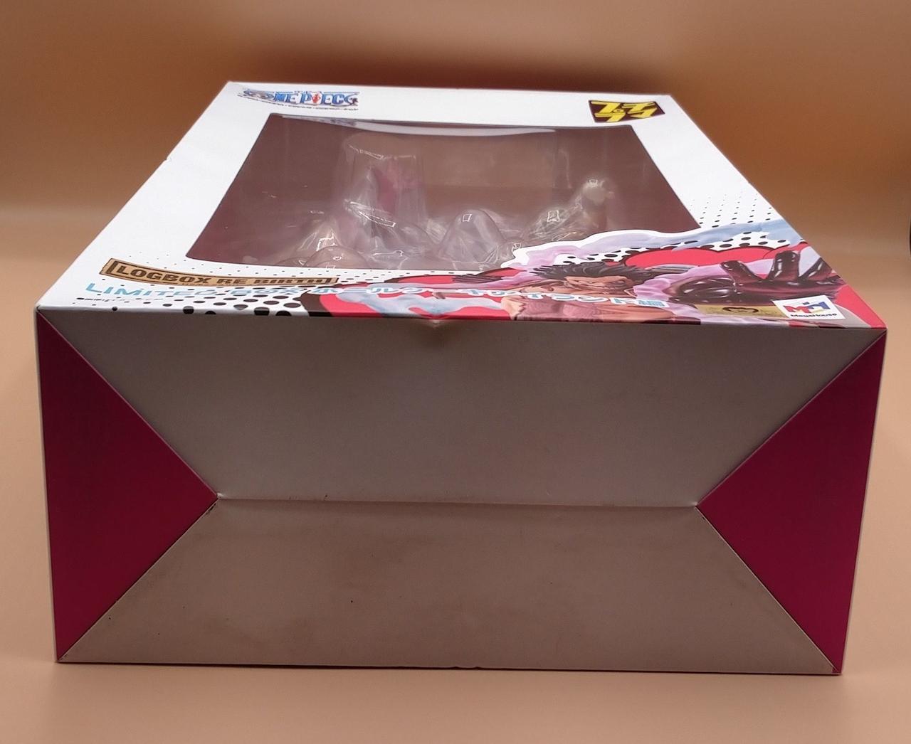 化粧箱に凹み見られます。