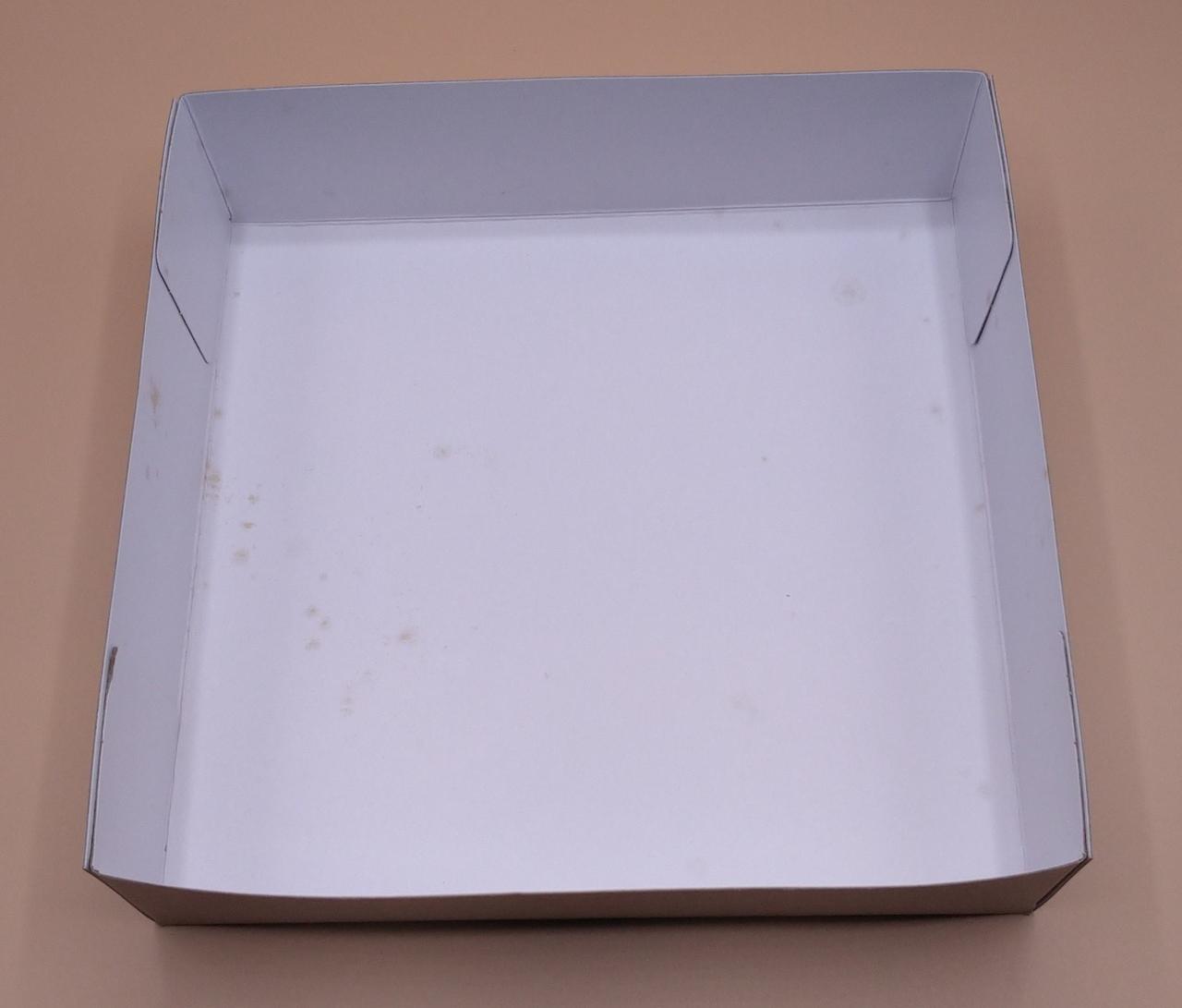 化粧箱の一部が状態悪いです。