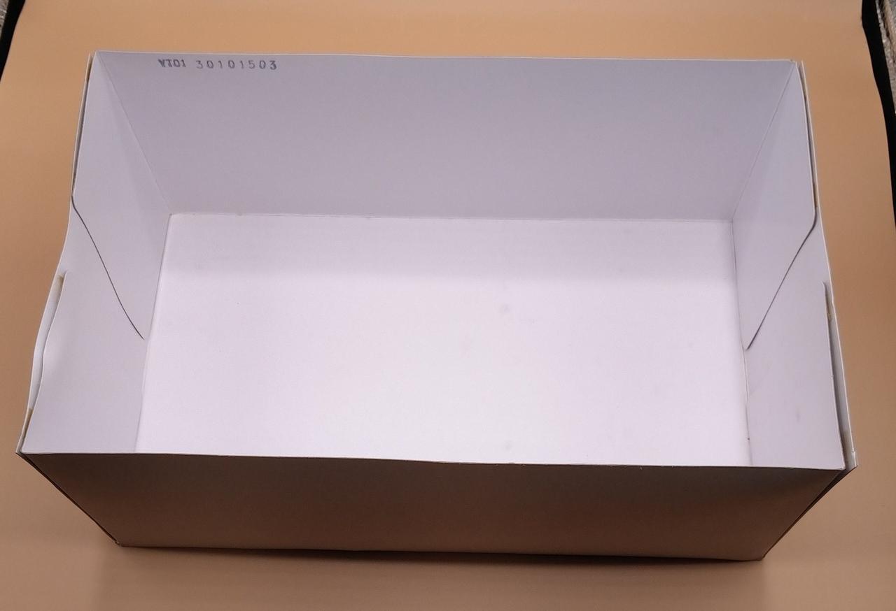 化粧箱内部の状態悪いです。