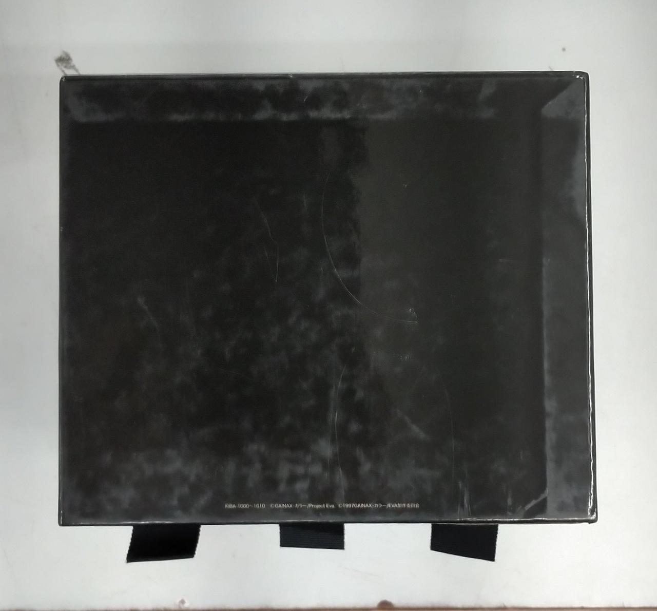 三面BOXの下面は側面よりキズが多いです