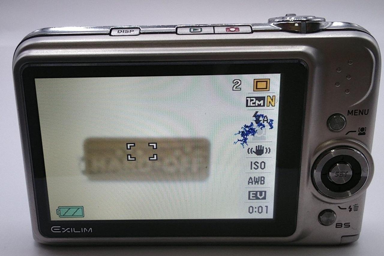 液晶異常が見られます。写真撮れました