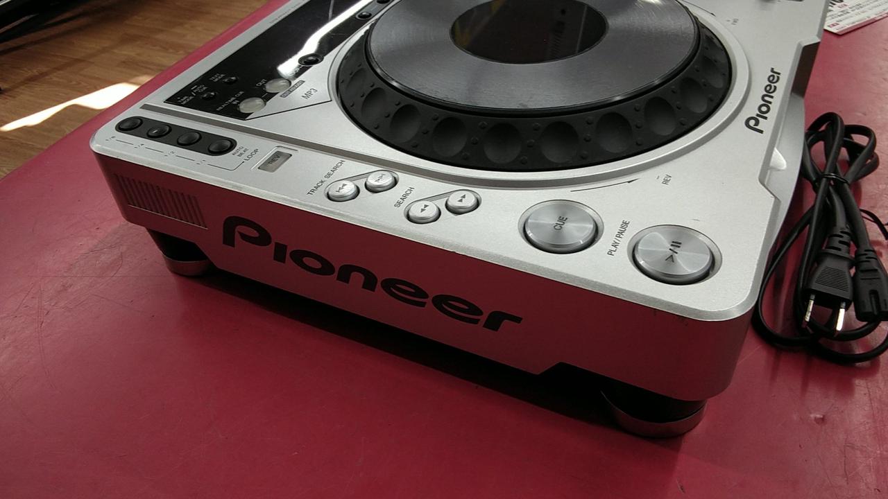 【整備・清掃済み】CDJ-800mk2 パイオニア Pioneer MP3 ① CDJ-800MK2 (archived) Digital CD deck with scratch jog wheel