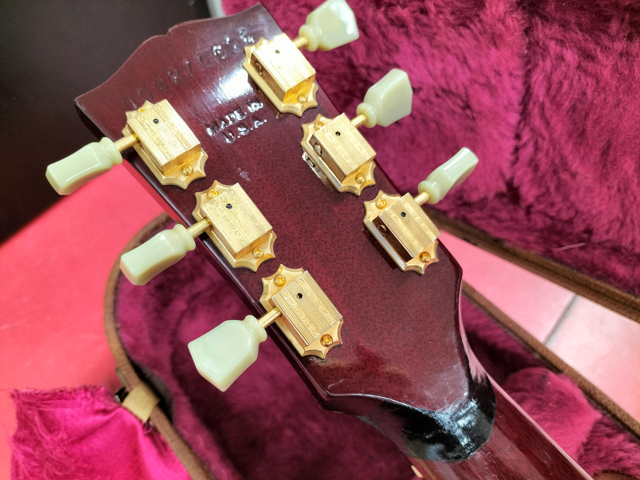 ヘッドの付け根に補修あり