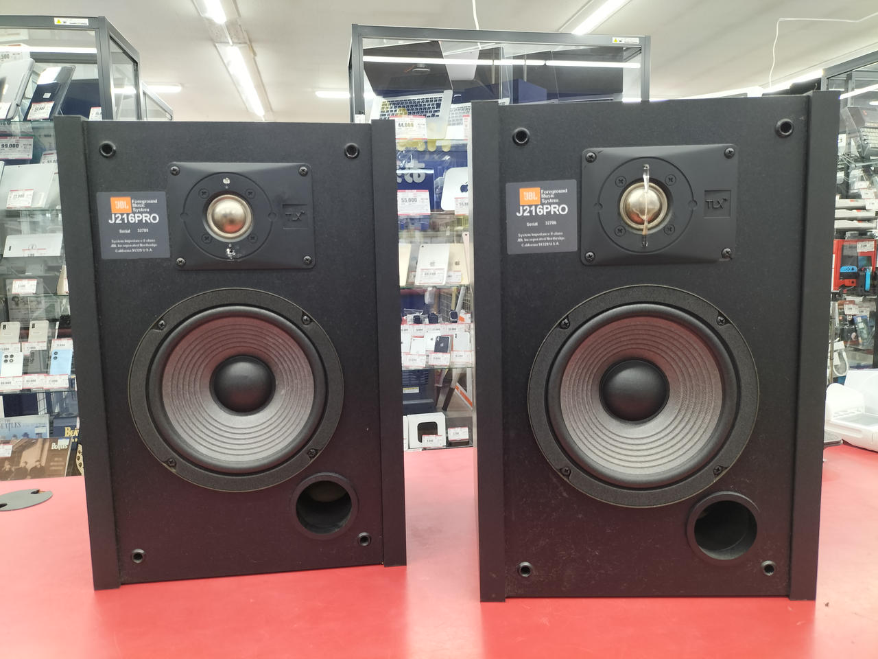 スピーカー・ウーファー JBL J216PRO JBL【J216PRO】2Way バスレフ型 スピーカーシステム