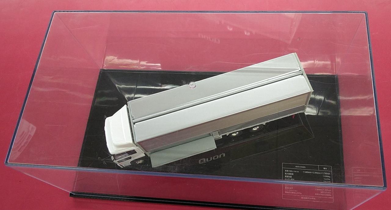 ケース天面にキズあり