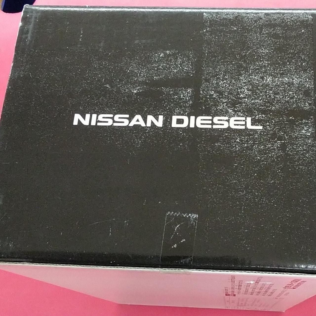 箱一部に破損有り