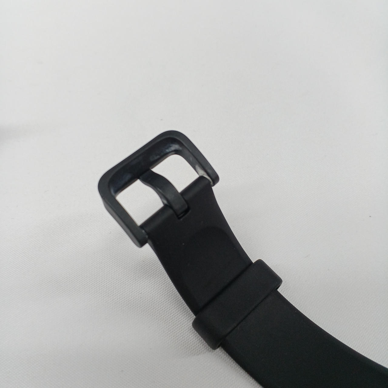 劣化で白くなっています