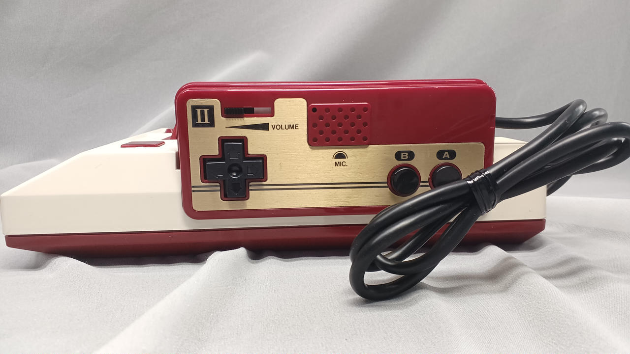 ファミコン 本体 送料無料】任天堂/ニンテンドー/ファミリーコンピューター