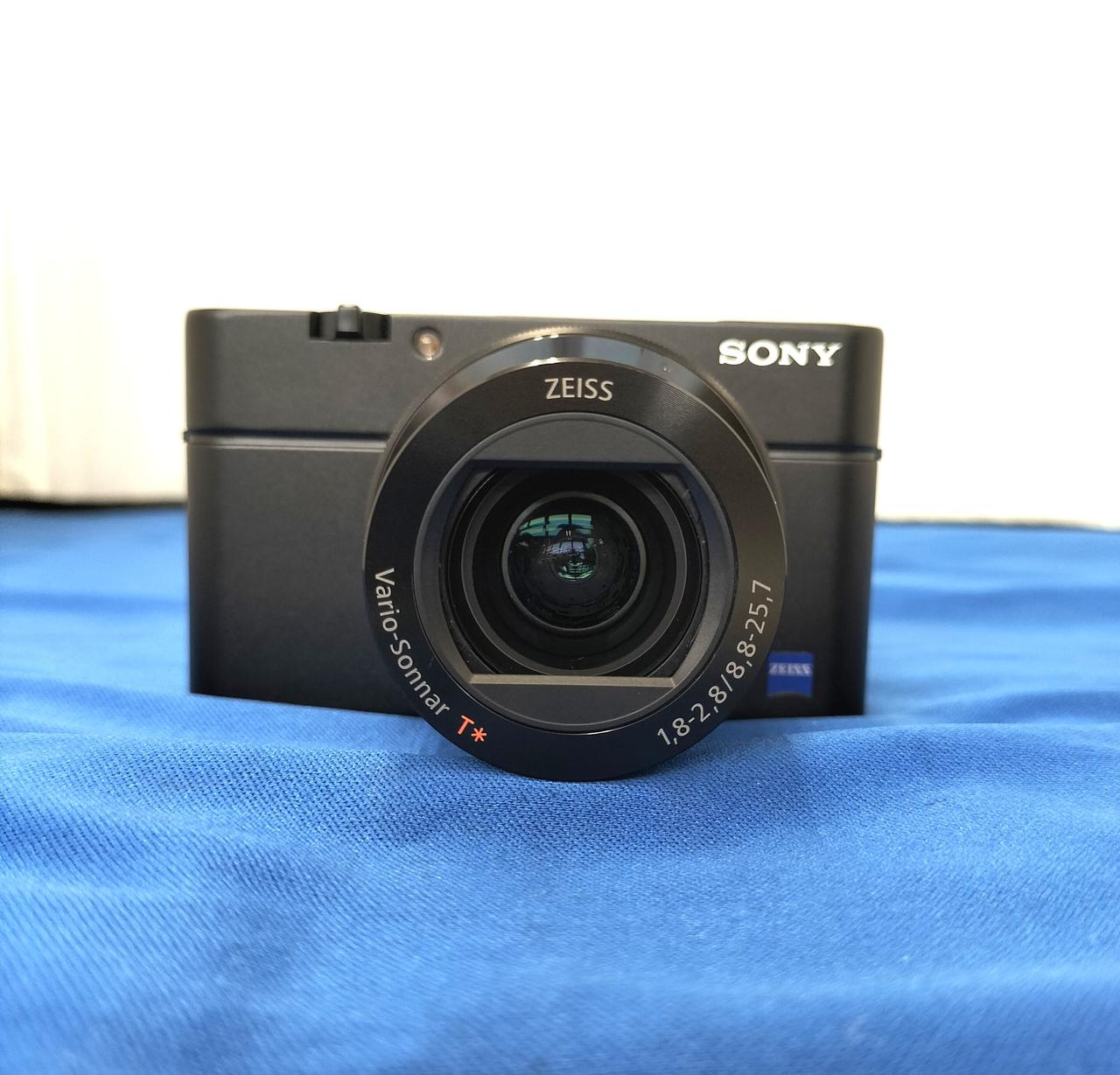 SONYコンパクトカメラ ソニー(SONY)|【バッテリー消耗大】SONY コンパクトデジカメ