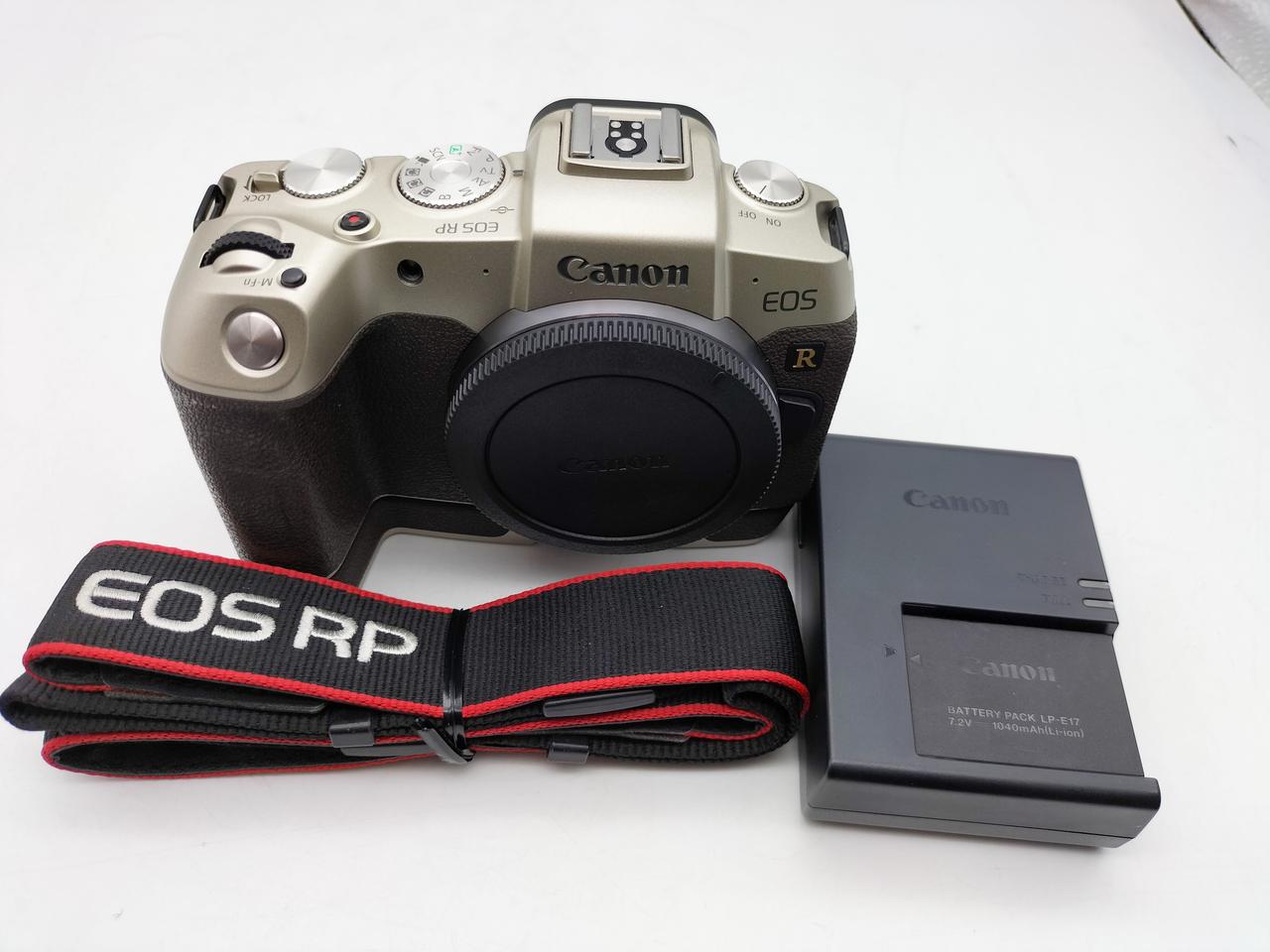 美品　元箱あり　おまけ付き　Canon EOS RP ミラーレス一眼 美品 元箱あり おまけ付き Canon EOS RP ミラーレス一眼