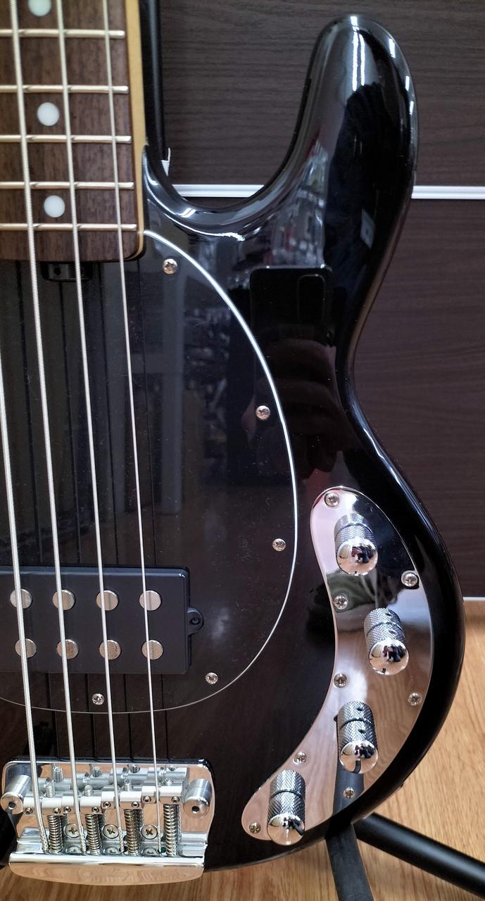レア】STERLINGBYMUSICMANSB14ブラックベース