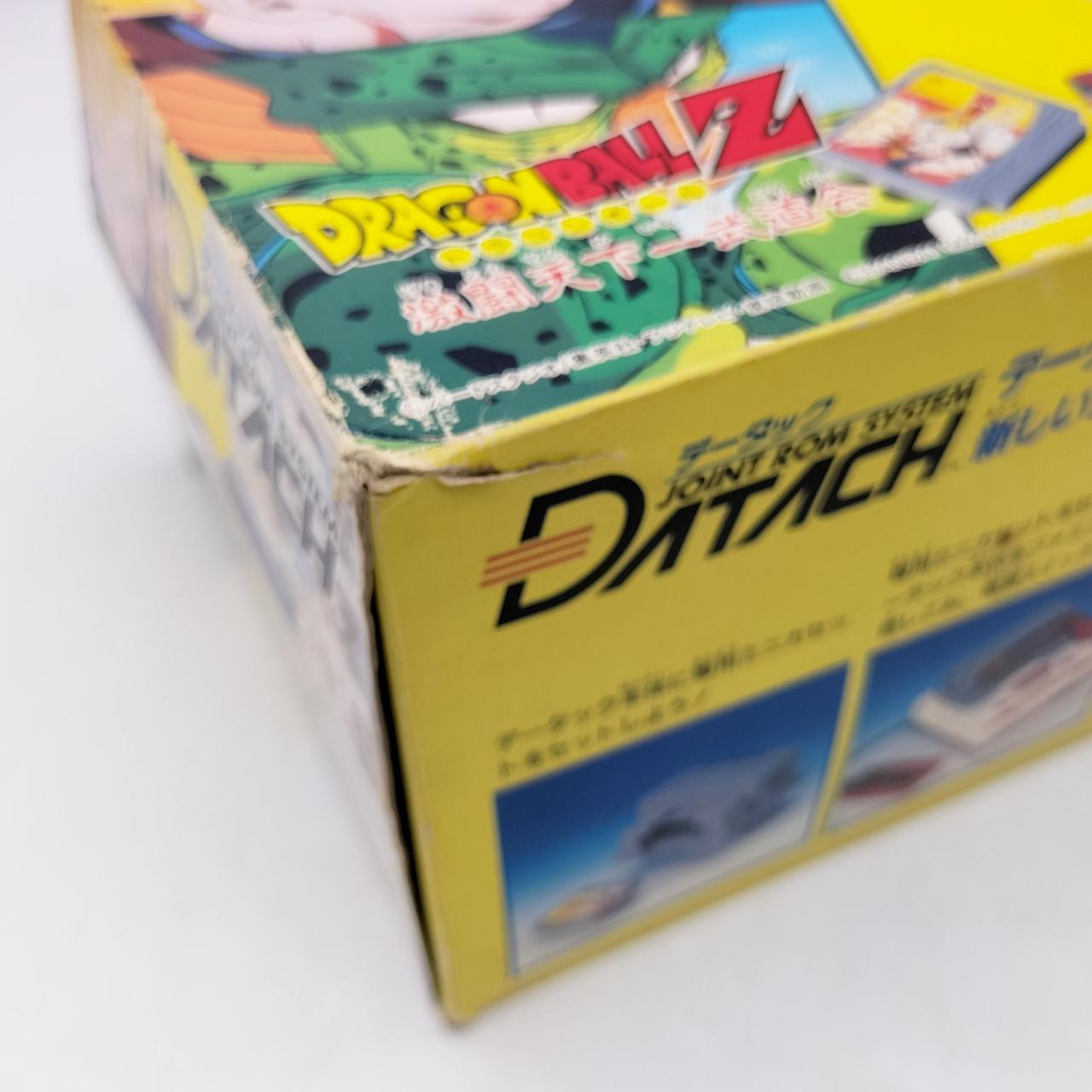 外箱にダメージあります。