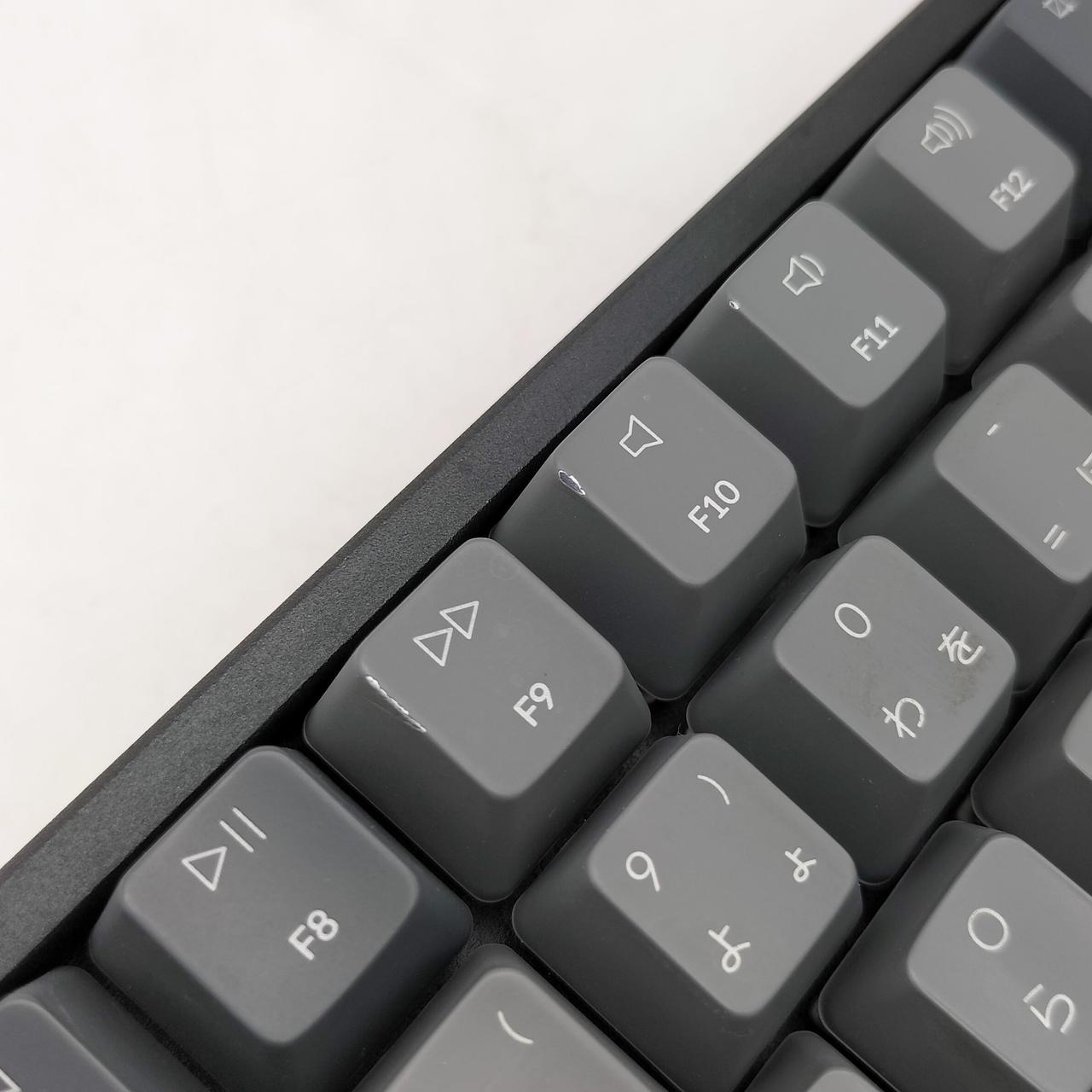 擦れキズあります。