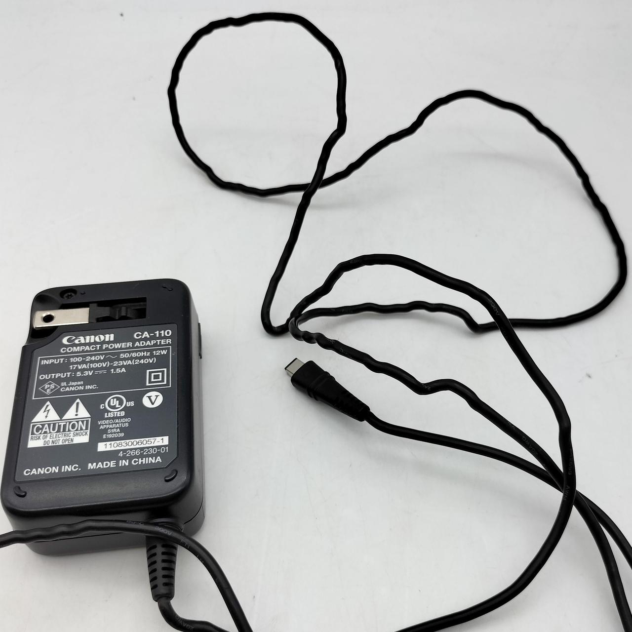 充電ケーブル ウネウネとしています。