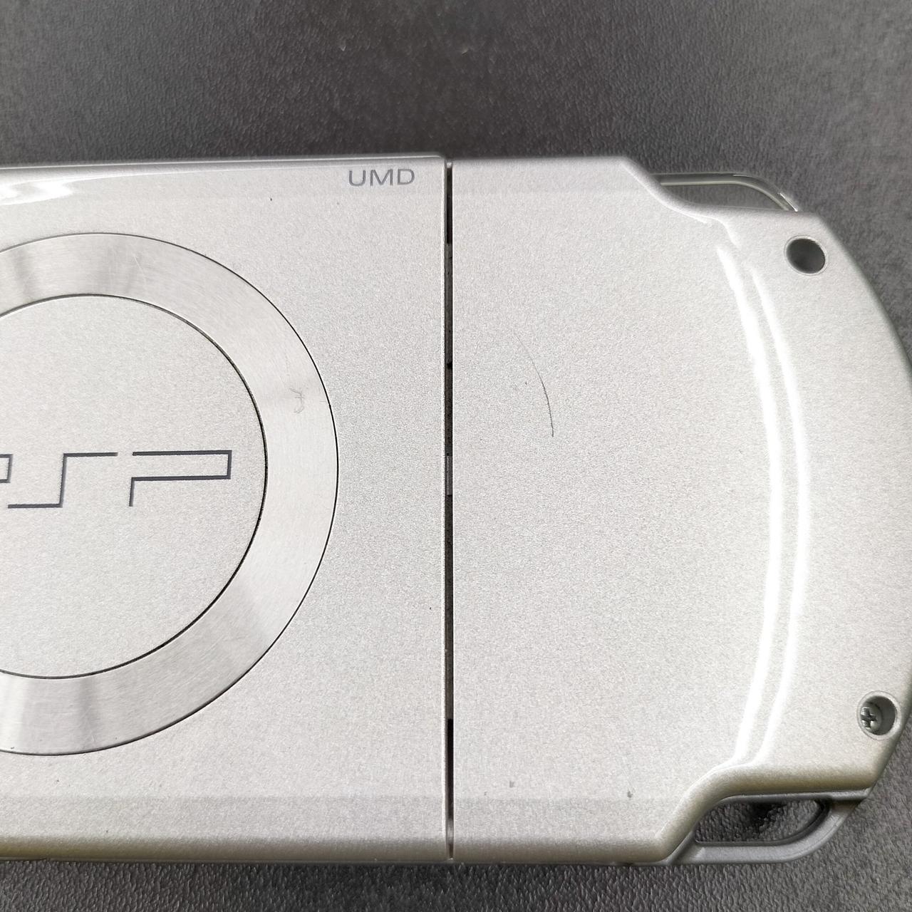 キズあります。