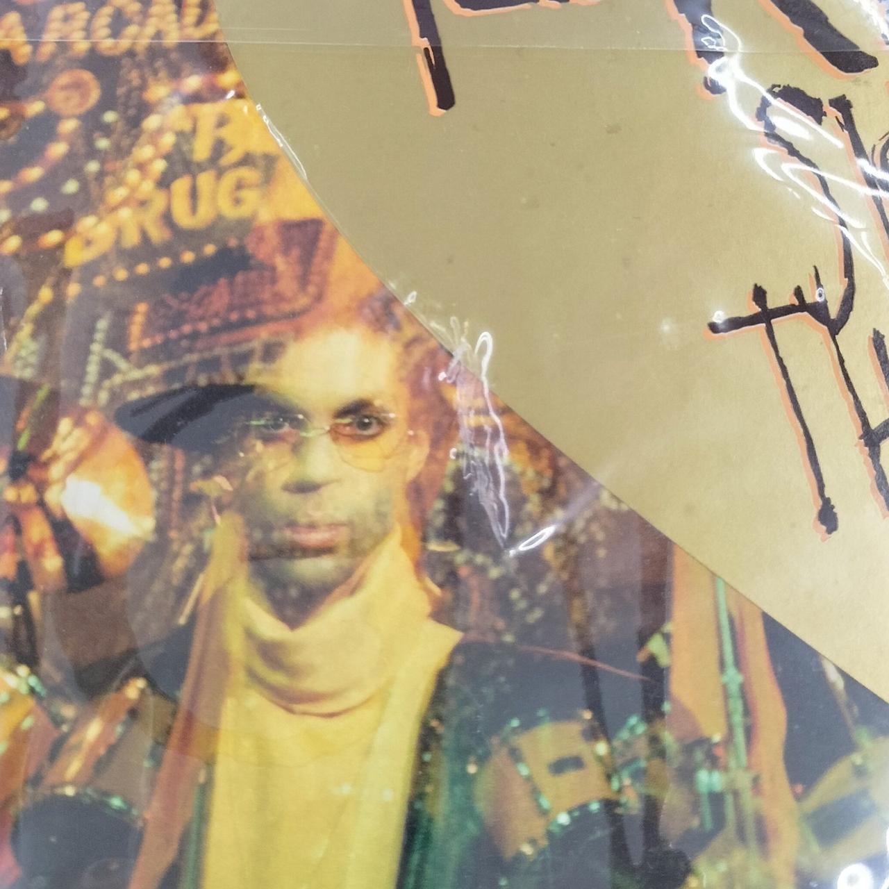 外袋にキズあります。