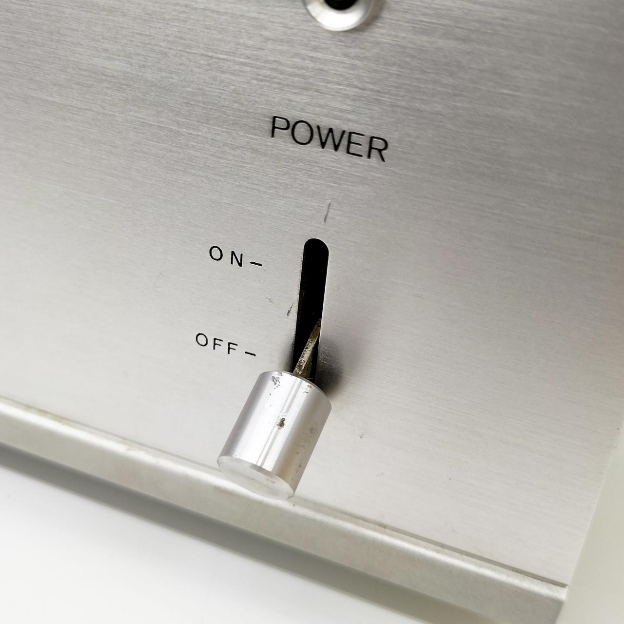 キズあります。