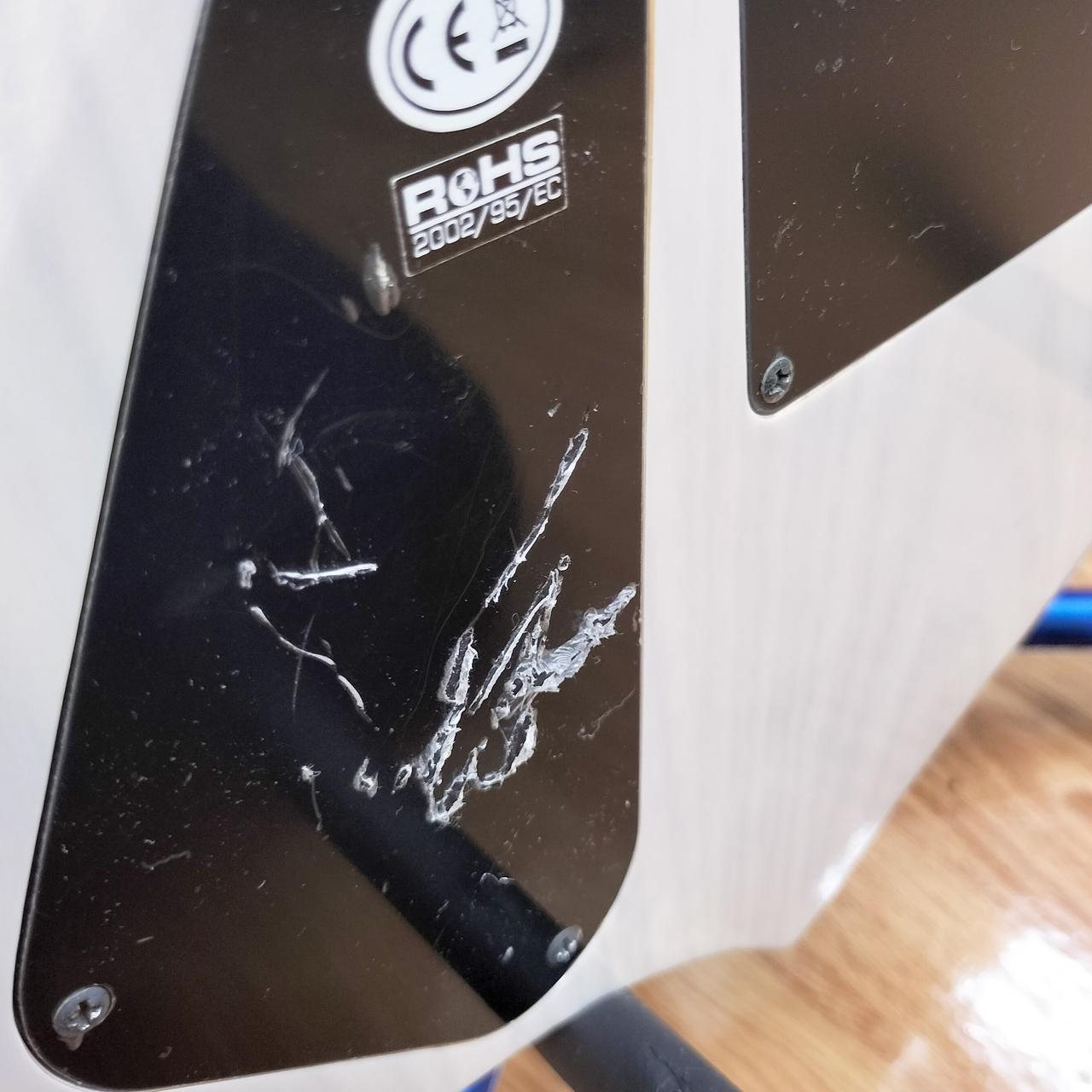 ビニール剥がれあります。