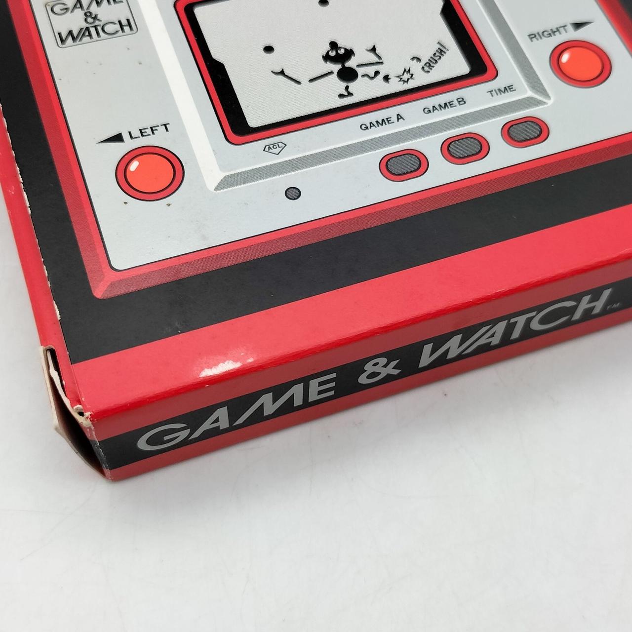 外箱にダメージあります。