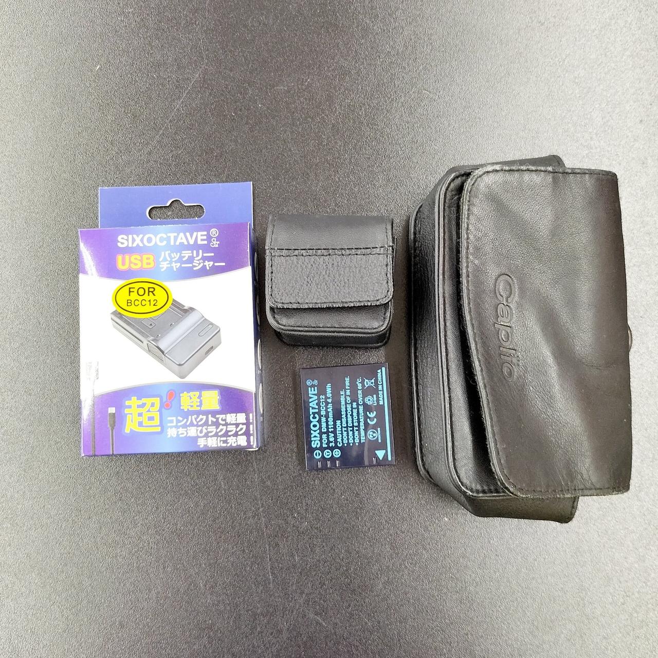 バッテリー、チャージャーは互換品です。