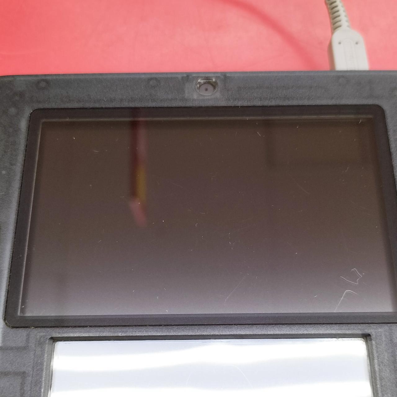 液晶にキズあります。