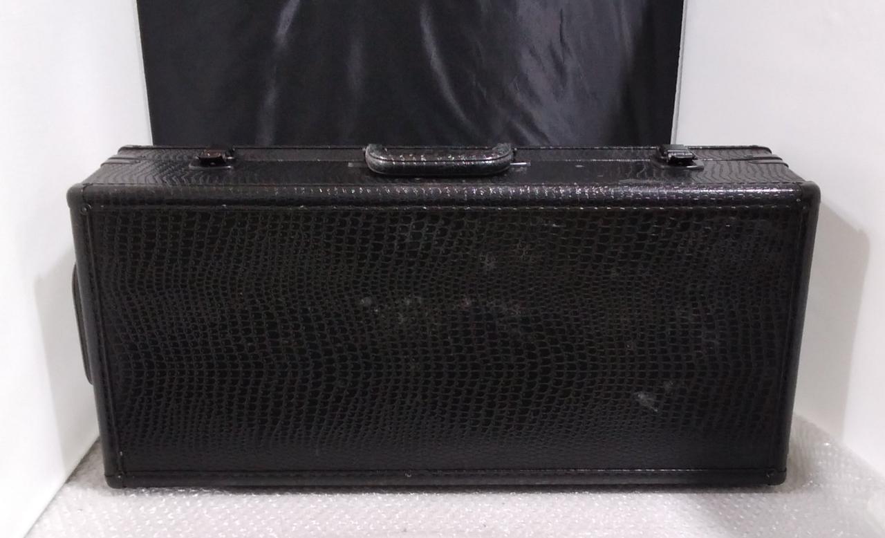 ケース裏側、汚れ有り