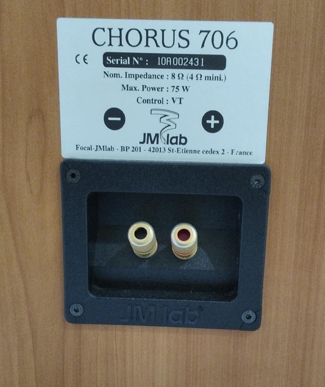 ネジ周りに割れ有り