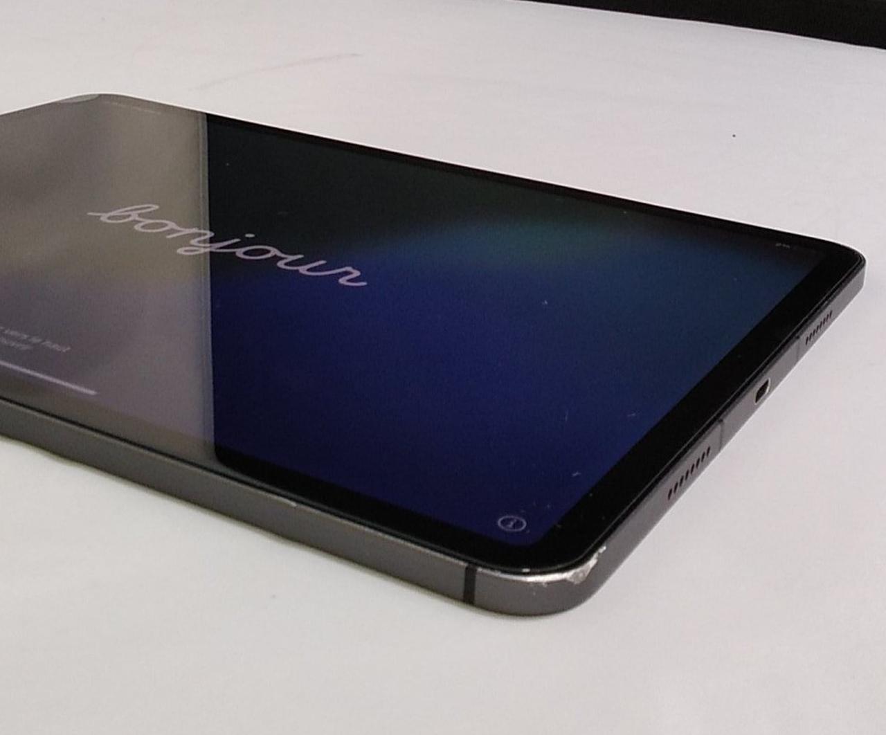 キズあります。