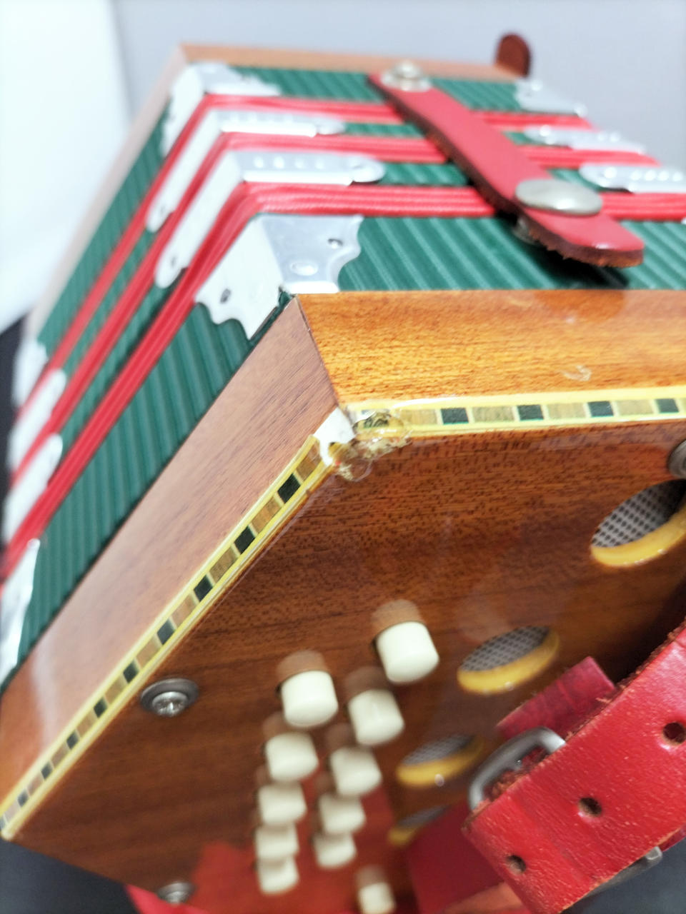 角に打痕欠けあり