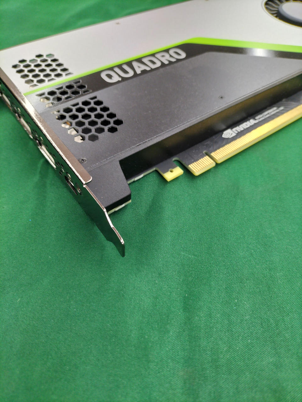 【専用】NVIDIA QUADRO グラフィックボード 9枚 Amazon | PNY (ピーエヌワイ) NVIDIA Quadro P2200 グラフィック