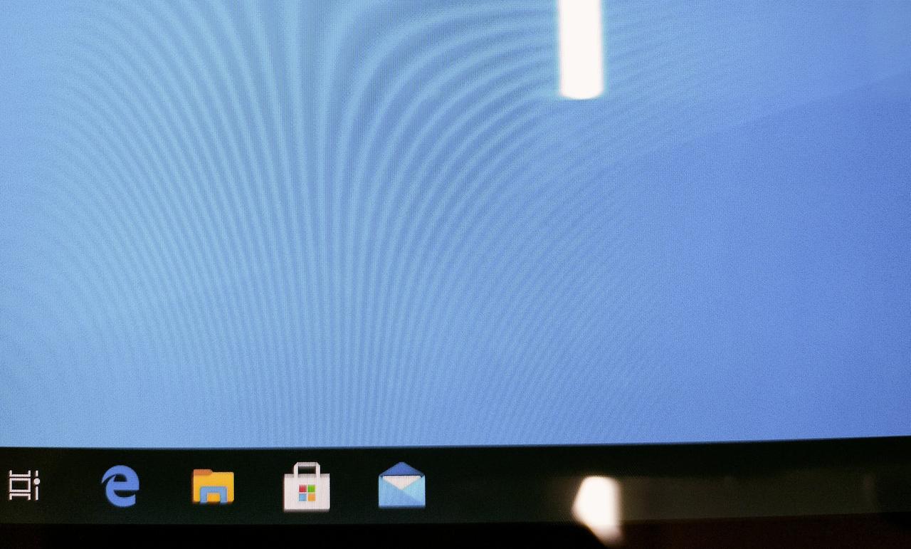 写真に映りにくいですが若干色ムラあり。