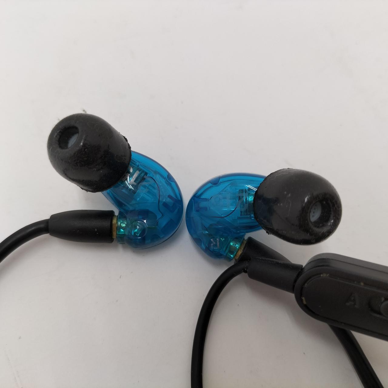 SHURE215イヤホン　ブラック【ほぼ未使用】 SHURE AONIC 215 (トランスルーセントブラック) (第2世代) 完全