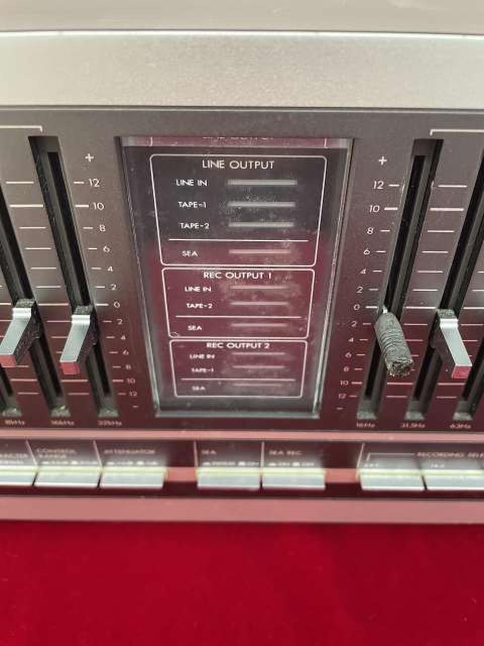 内部に汚れあります。