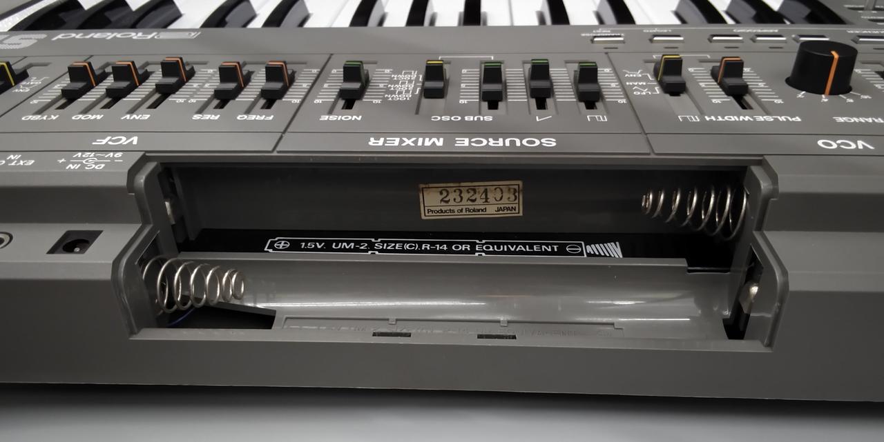Roland シンセサイザー　RS-101 通電のみ確認　ジャンク品 通電確認のみ ジャンク Roland SH-101 アナログシンセサイザー