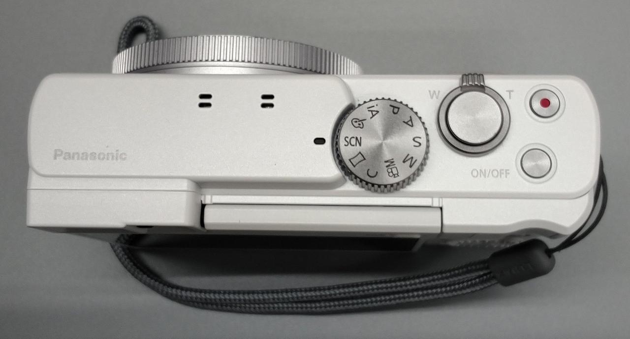 パナソニック　デジカメ　シルバー Amazon | パナソニック DMC-LX1-S LUMIX シルバー | コンパクト 通販