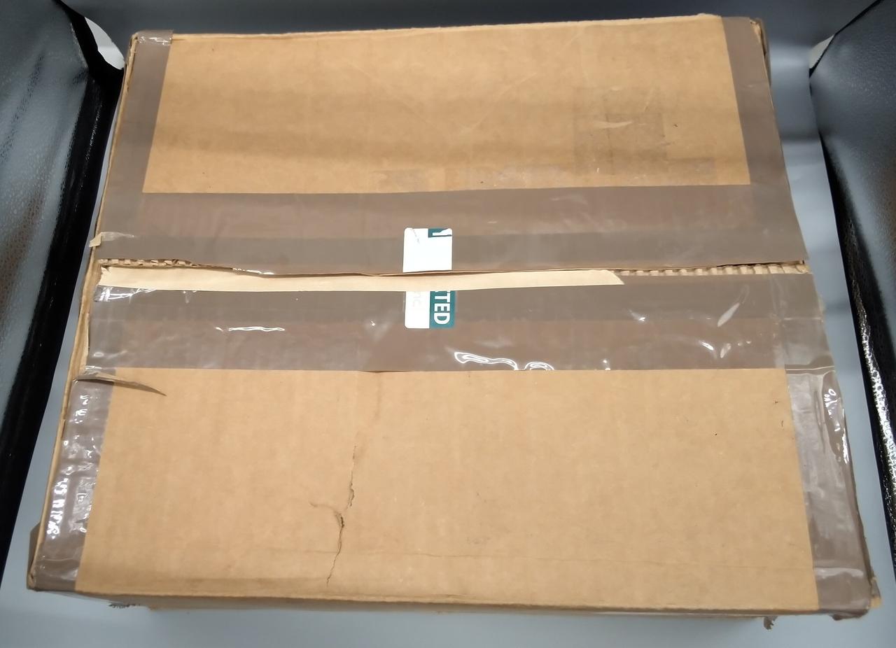 外箱イタミあり