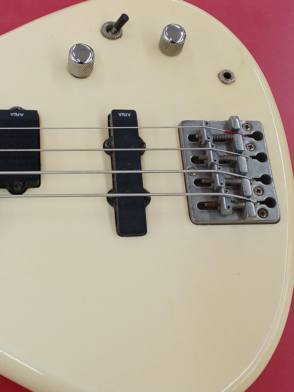 アリアプロ2 　モッキンバードベース　白　ビーシーリッチコピー　大特価　処分価格 AriaProII RSB-618/5 WH エレキベース 5弦モデル アリアプロ2 | 島村