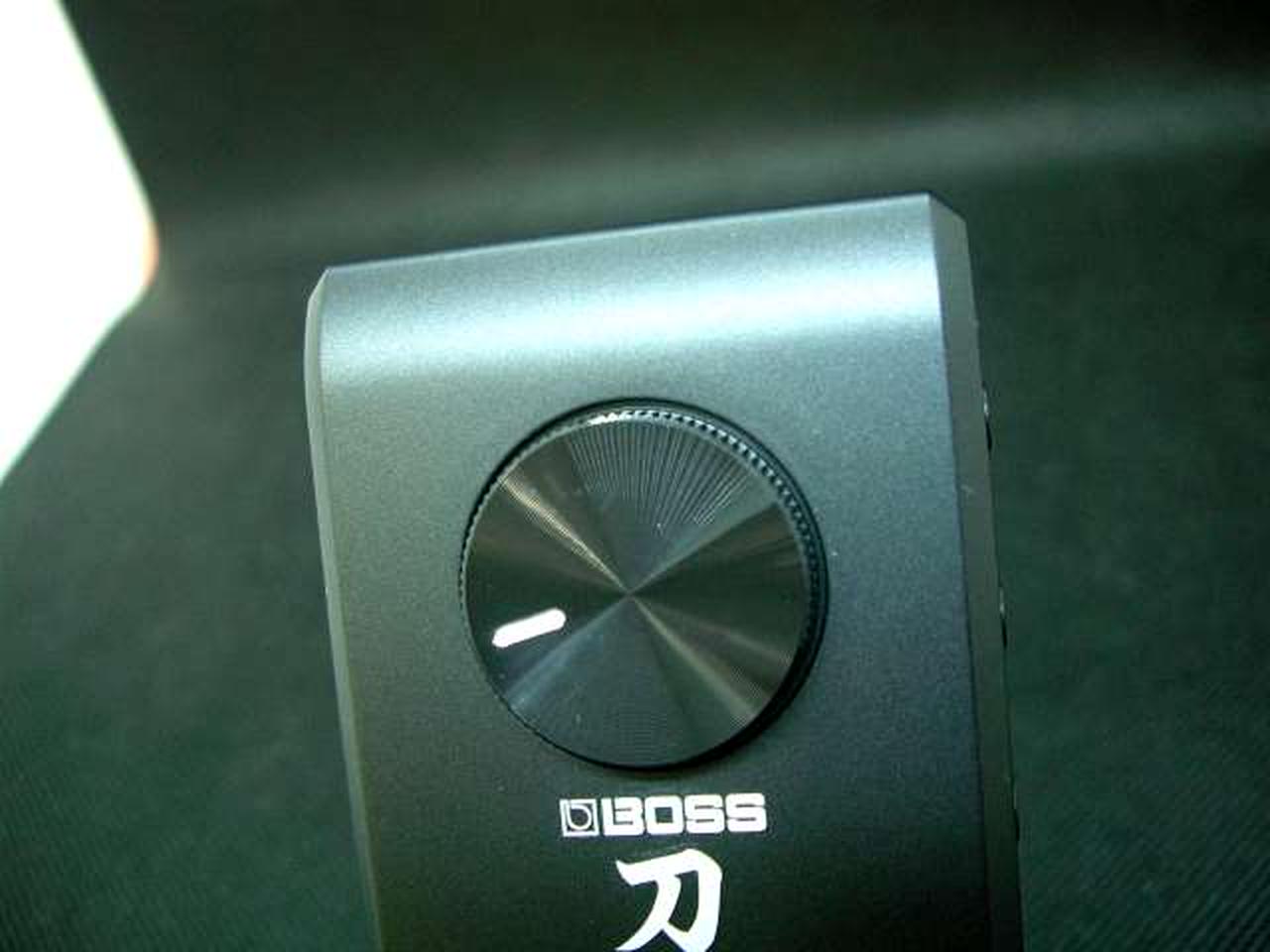 ノブの表面にキズがあります。