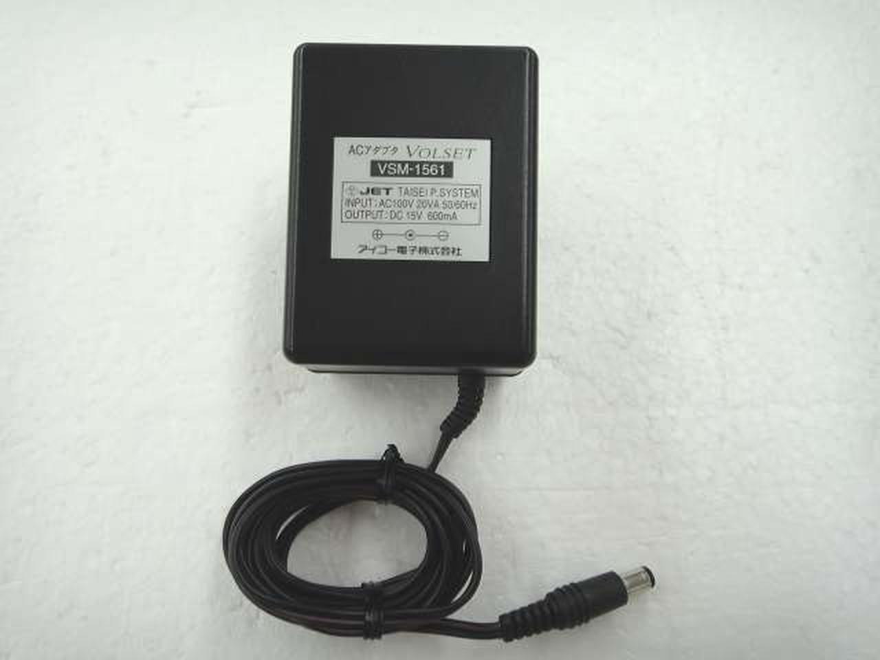 専用の電源アダプタです。
