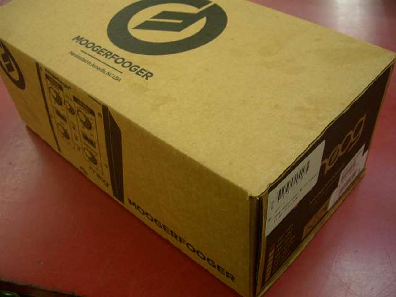 箱汚れあります。