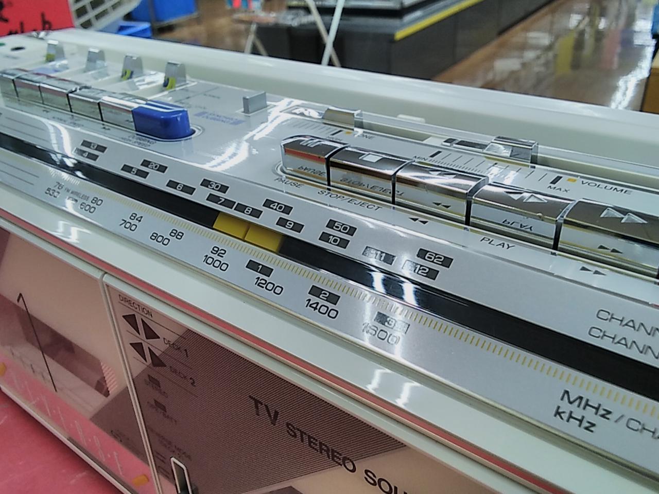 ボタン側面にキズ