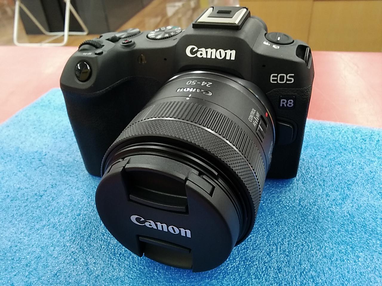 Canon EOS R8 24-50 レンズキットほぼ新品 EOS R8・RF24-50mm F4.5-6.3 IS STM レンズキット：通販 | ミラーレス