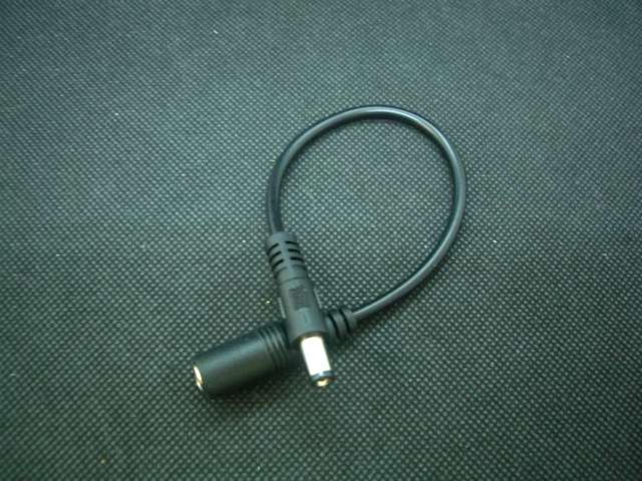 極性変換ケーブル付属です。