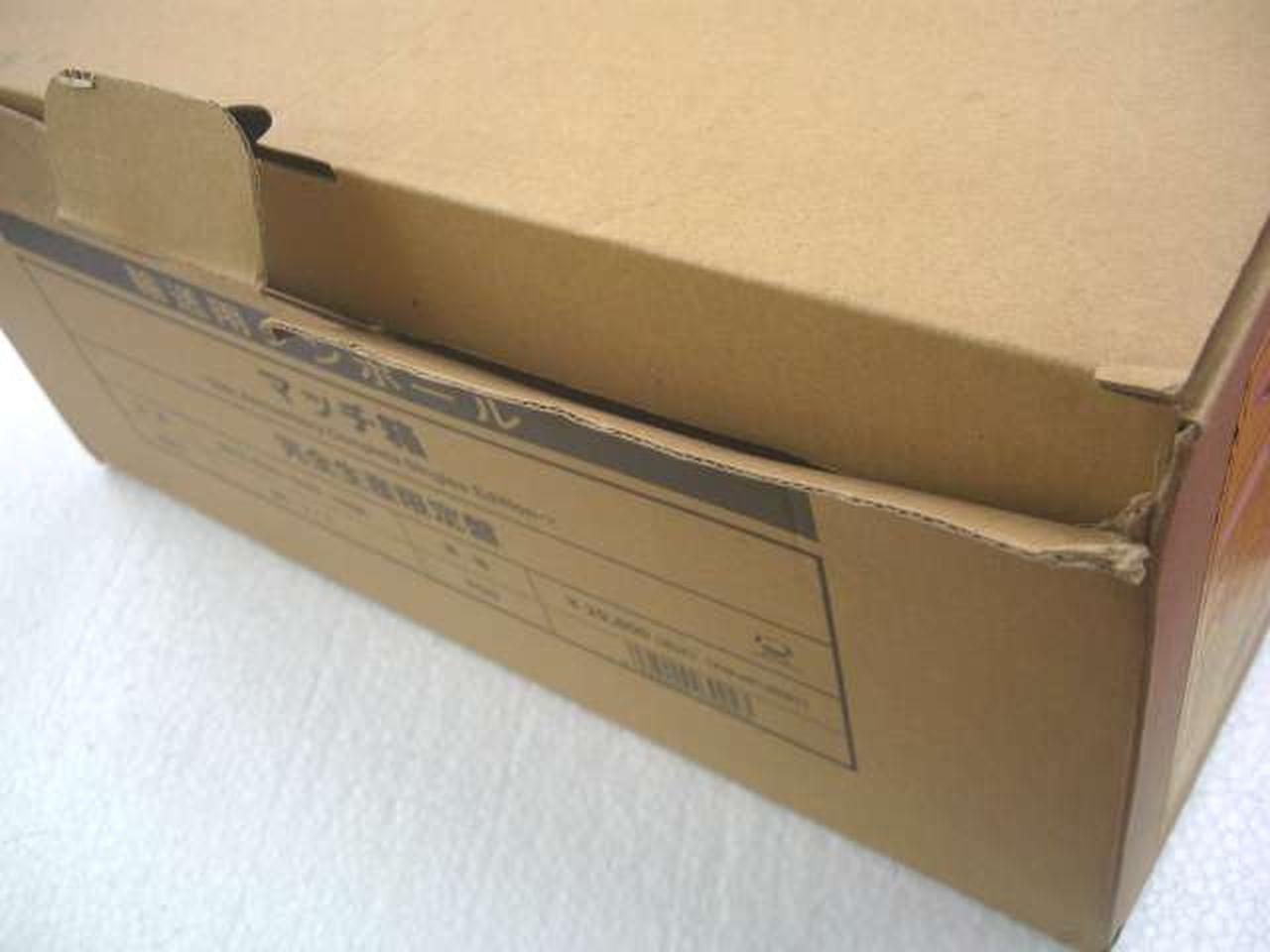 輸送箱に汚れ・破れあります。